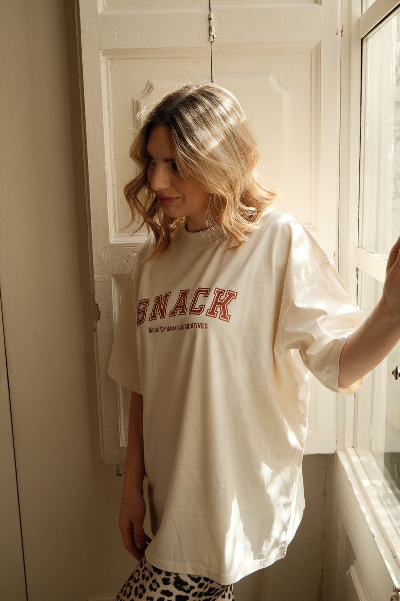 Snack Shirt – Made by Mama, No Additives (Cream-Grün)